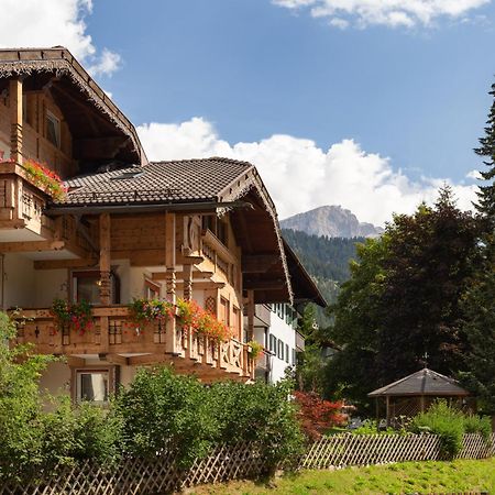 Appartamenti Ladina Campitello di Fassa Extérieur photo