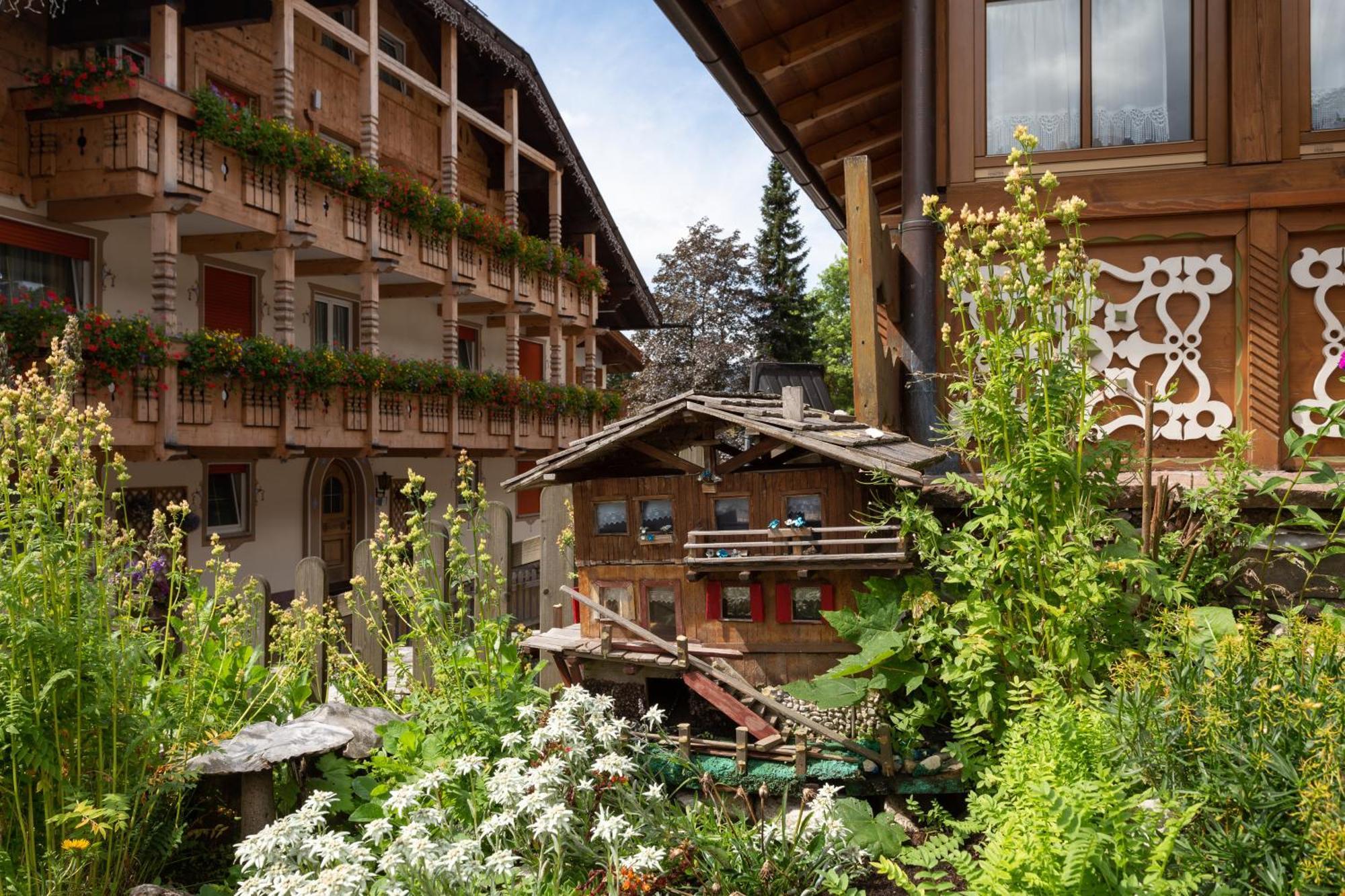 Appartamenti Ladina Campitello di Fassa Extérieur photo