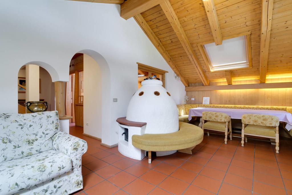 Appartamenti Ladina Campitello di Fassa Extérieur photo