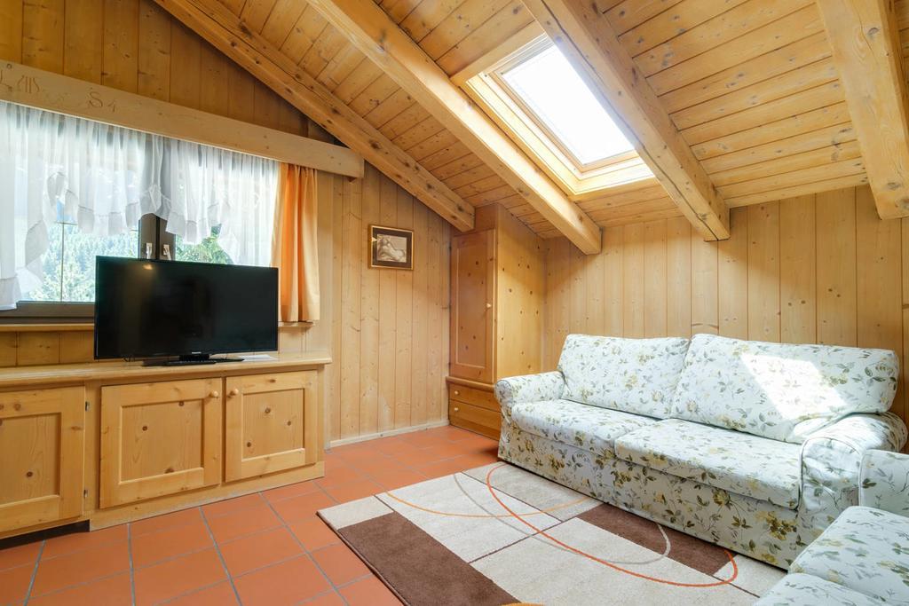 Appartamenti Ladina Campitello di Fassa Extérieur photo