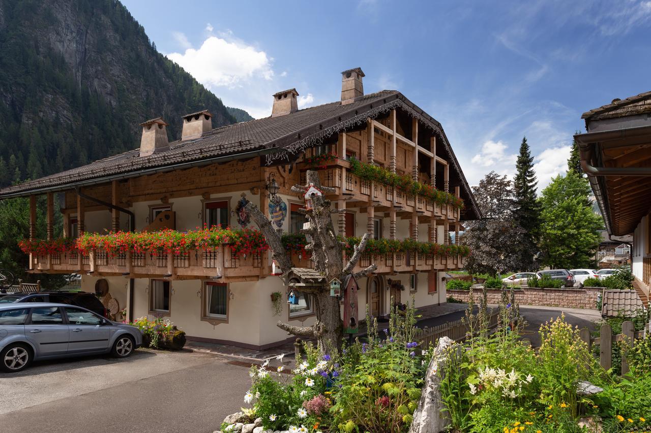 Appartamenti Ladina Campitello di Fassa Extérieur photo